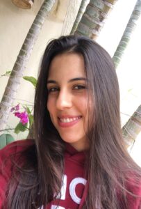 Isabela Gimenes – estudante de Zootecnia, realiza estágio na área de promotoria de diagnósticos